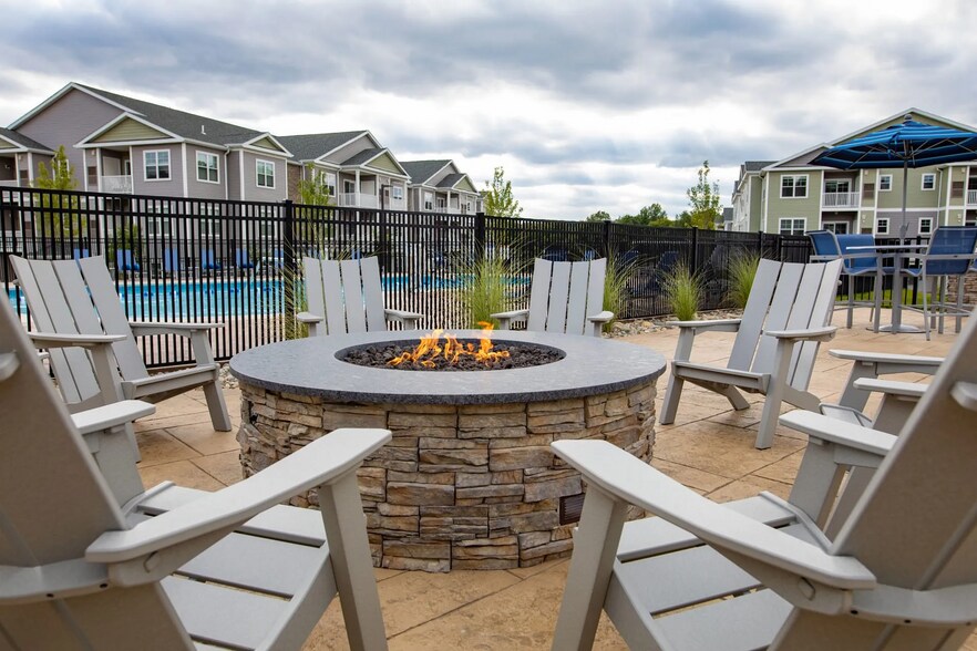 Building Photo - 2 Trl Run