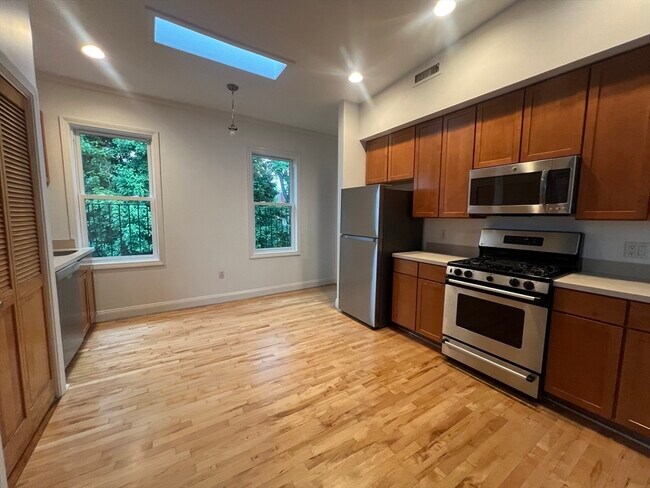 Building Photo - 7 Mullins Ct