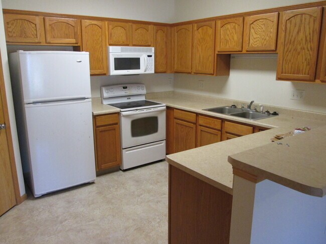 Building Photo - AUGUST 2026!!!  Beautiful 2 Bedroom - 2 Bath Condo in North Liberty