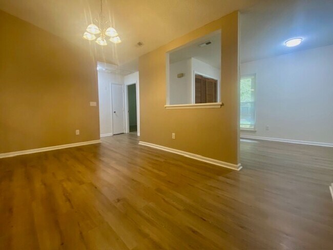 Building Photo - Mint Hill ranch - 3 bed, 2 bath with large...