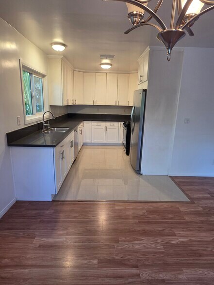 Kitchen - 11536 Cumpston St