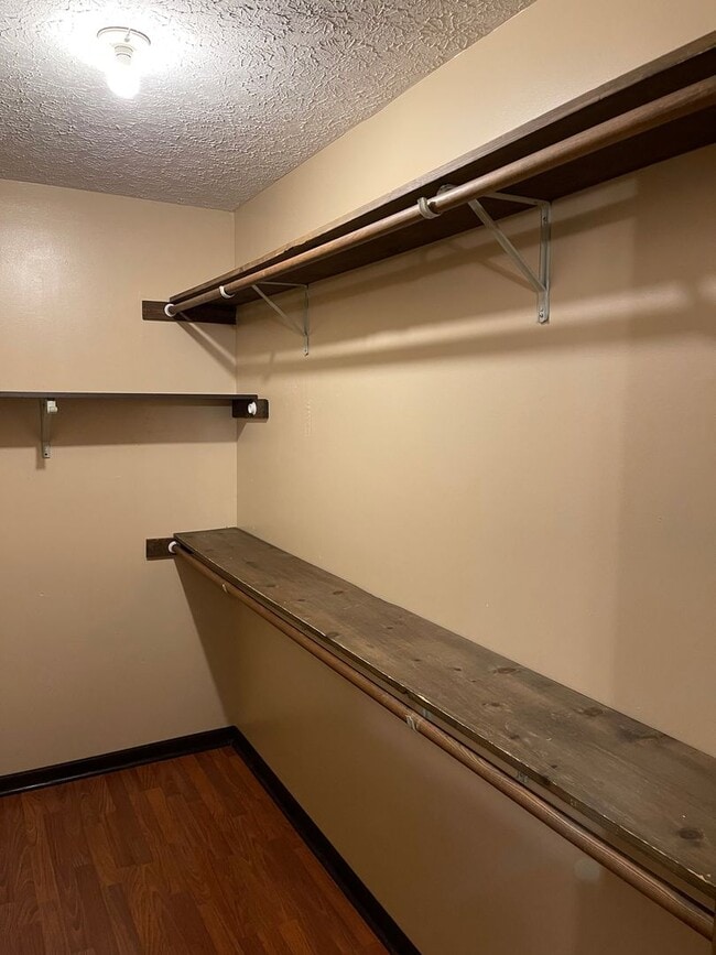 Building Photo - Available July 25th!!! No showings until June 1st