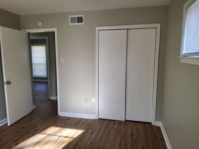 Building Photo - 3499 Braycrest Cove