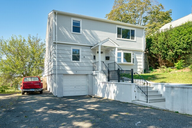 Building Photo - 11 1/2 Bethel St