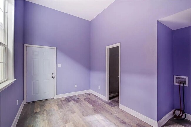 Building Photo - Eddie MLK