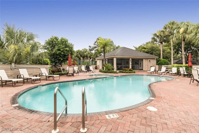 Building Photo - 27113 Oakwood Lake Dr