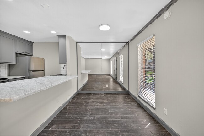 Building Photo - 8931 Gaylord Dr
