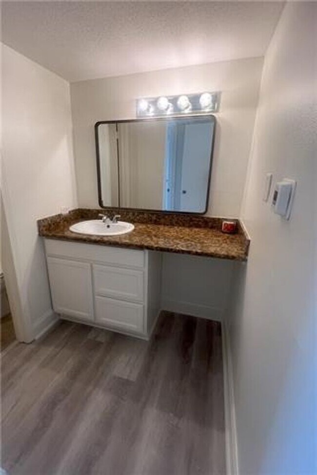 Building Photo - 3320 N Arnoult Rd