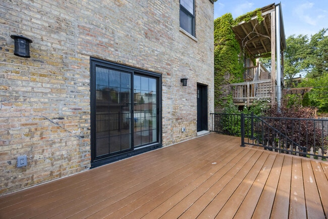 Building Photo - 4437 N Whipple St