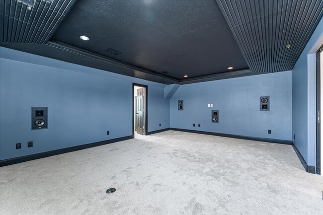 Building Photo - 447 N Gate Stone