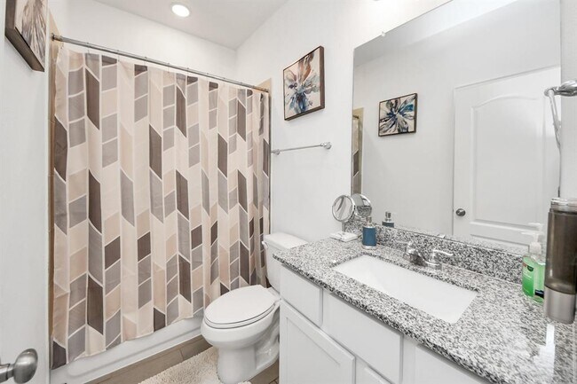 Building Photo - 8034 Royal Palm Dr