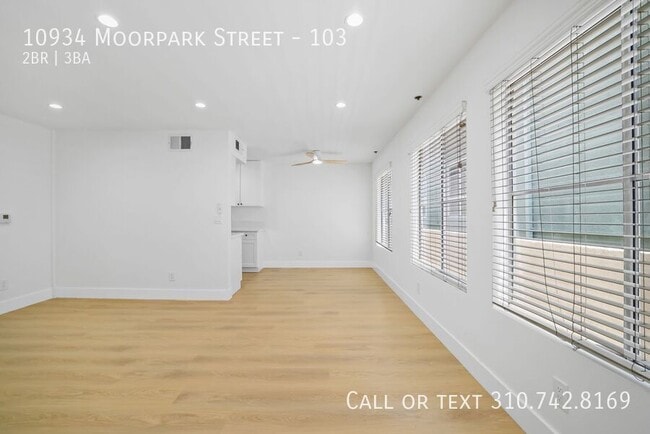 Building Photo - 10934 Moorpark St