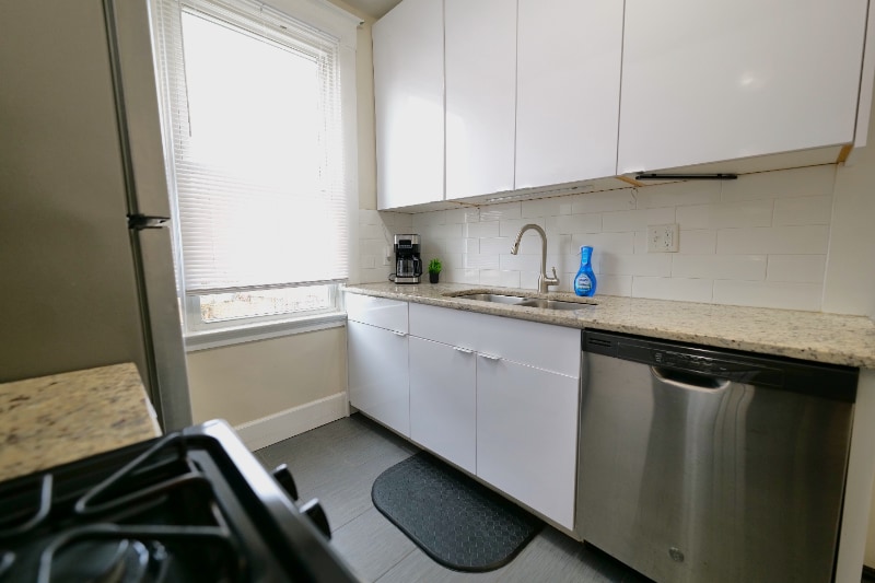 Building Photo - 219 Taylor Ave