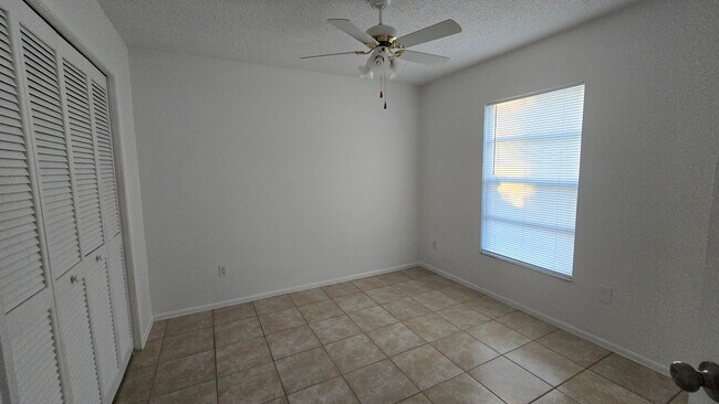 Building Photo - 846 Grenadier Dr