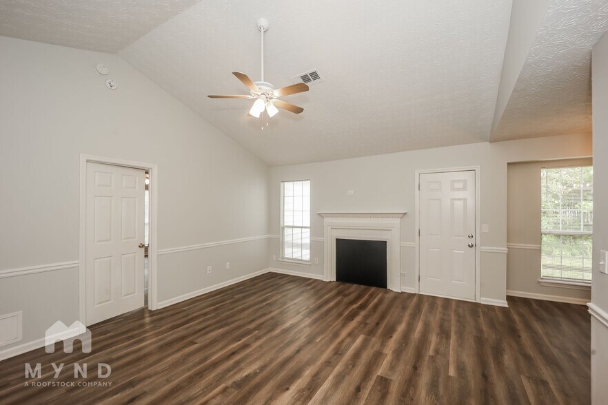 Building Photo - 188 Bay Ct Dr