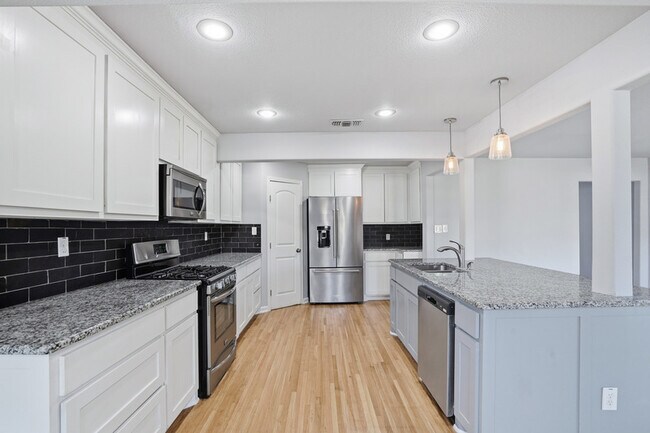 Building Photo - 2933 S Hills Ave