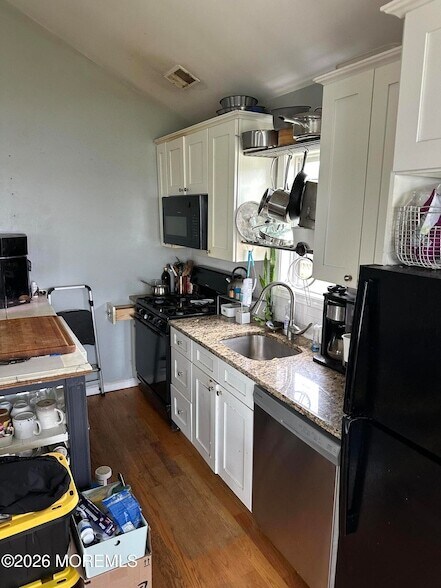 Building Photo - 60 5th St