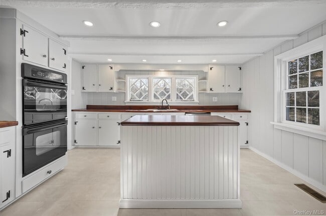 Building Photo - 6 Starr Ridge Rd