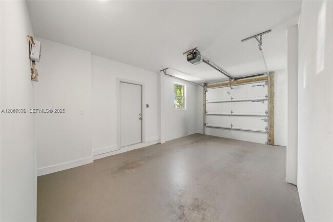 Building Photo - 3431 SW 16th Ter