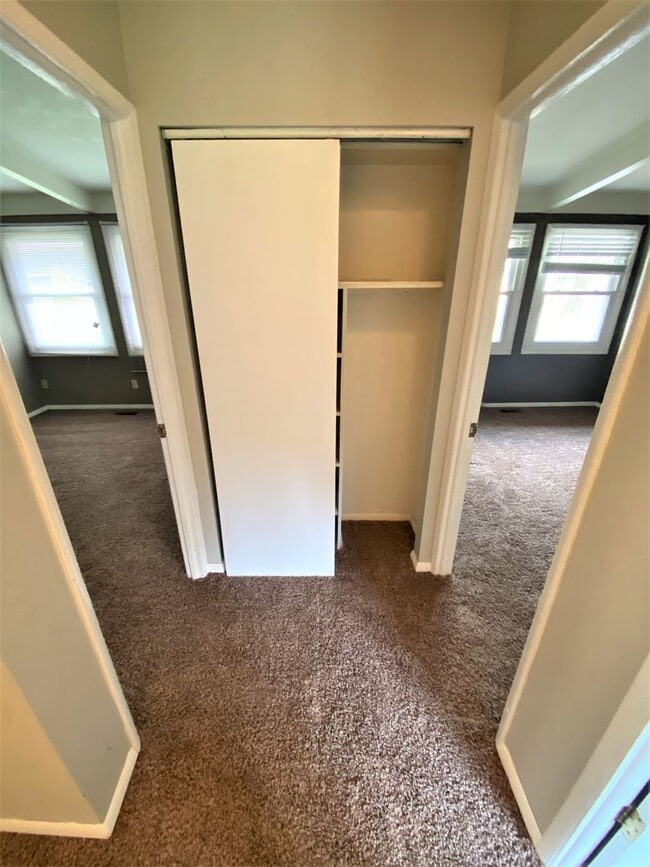 Building Photo - 3 Bedroom - Upper Arlington