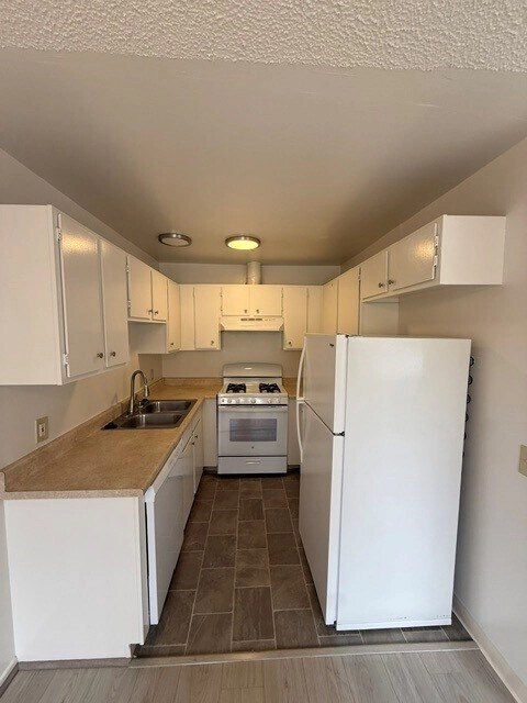 Interior Photo - 3671 Veteran Avenue,