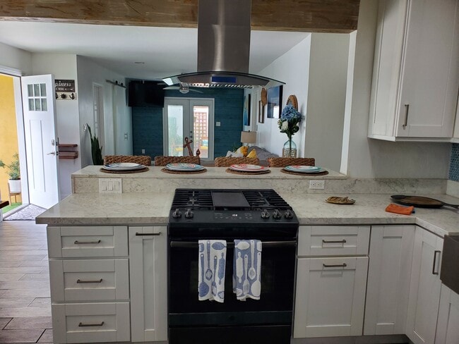 Building Photo - 755 2nd St