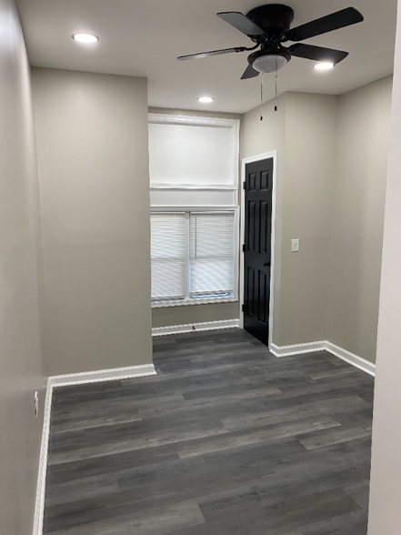 Building Photo - 2123 Sinclair Ln