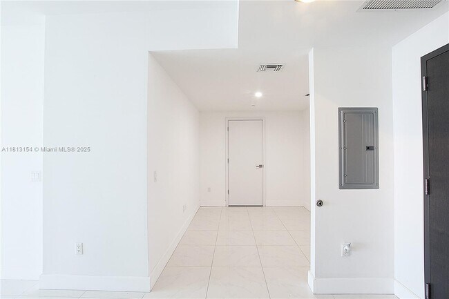 Building Photo - 1080 Brickell Ave