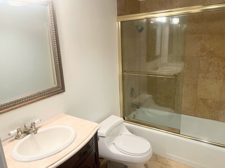 2nd bath - 10660 Wilshire Blvd