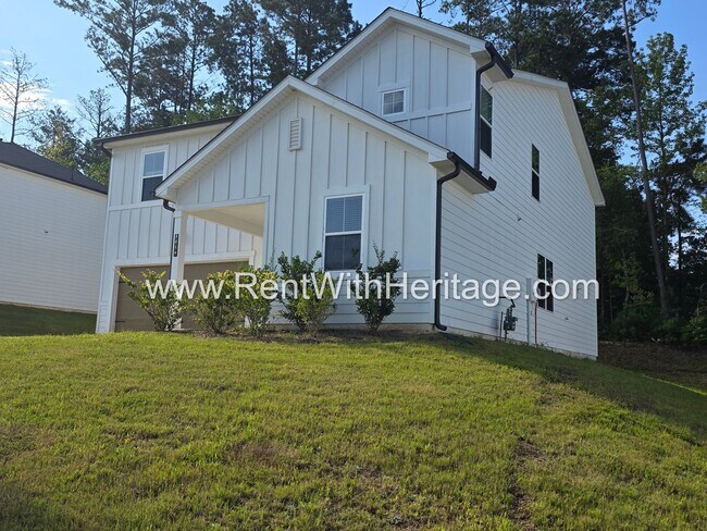 Building Photo - 8650 Paradise Dr