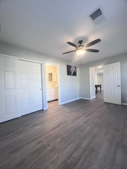 Building Photo - 3912 Manorwood Dr