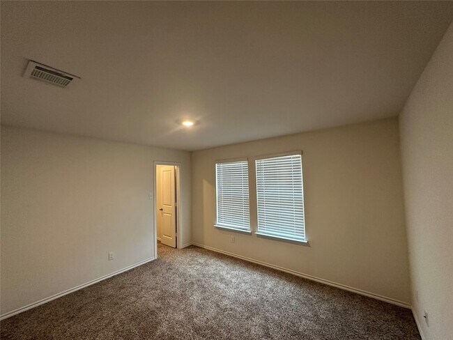 Building Photo - 2208 San Jacinto Wy