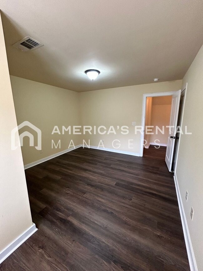 Building Photo - DEPOSIT PENDING! Home in Hoover!!! View with 48 Hours Notice!