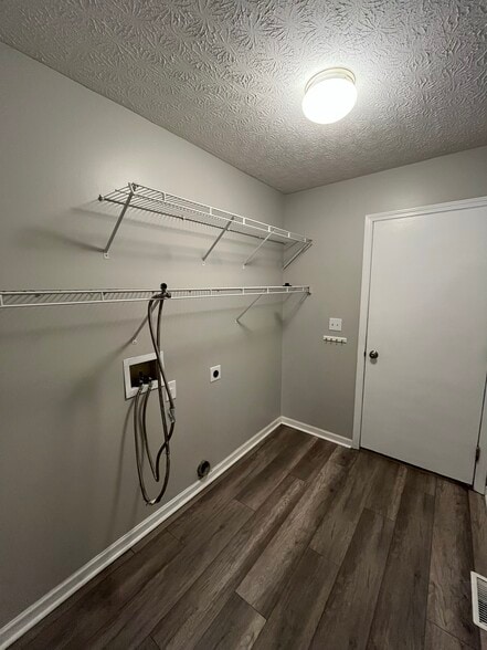 Building Photo - 208 Caswell Dr