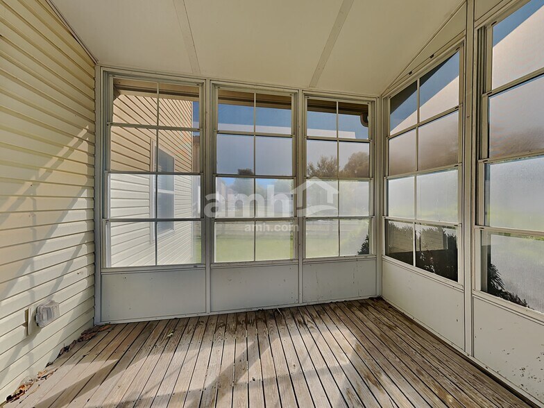 Building Photo - 2055 Whispering Wind Ln