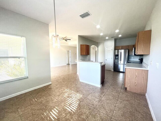 Building Photo - 414 Fern Lake Dr