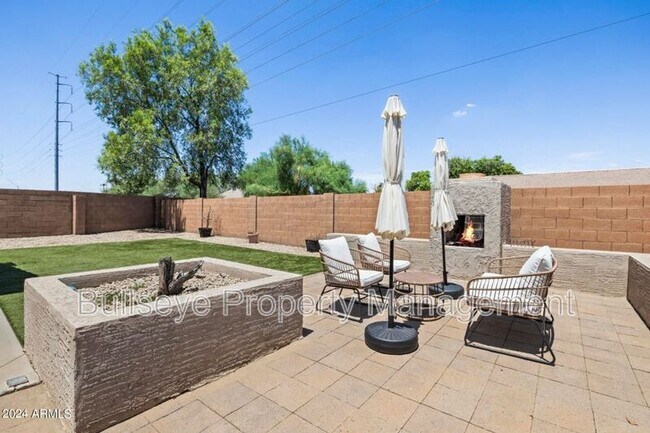 Building Photo - 3402 E Menadota Dr