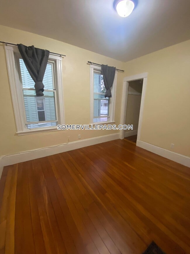 Building Photo - 86 Conwell Ave