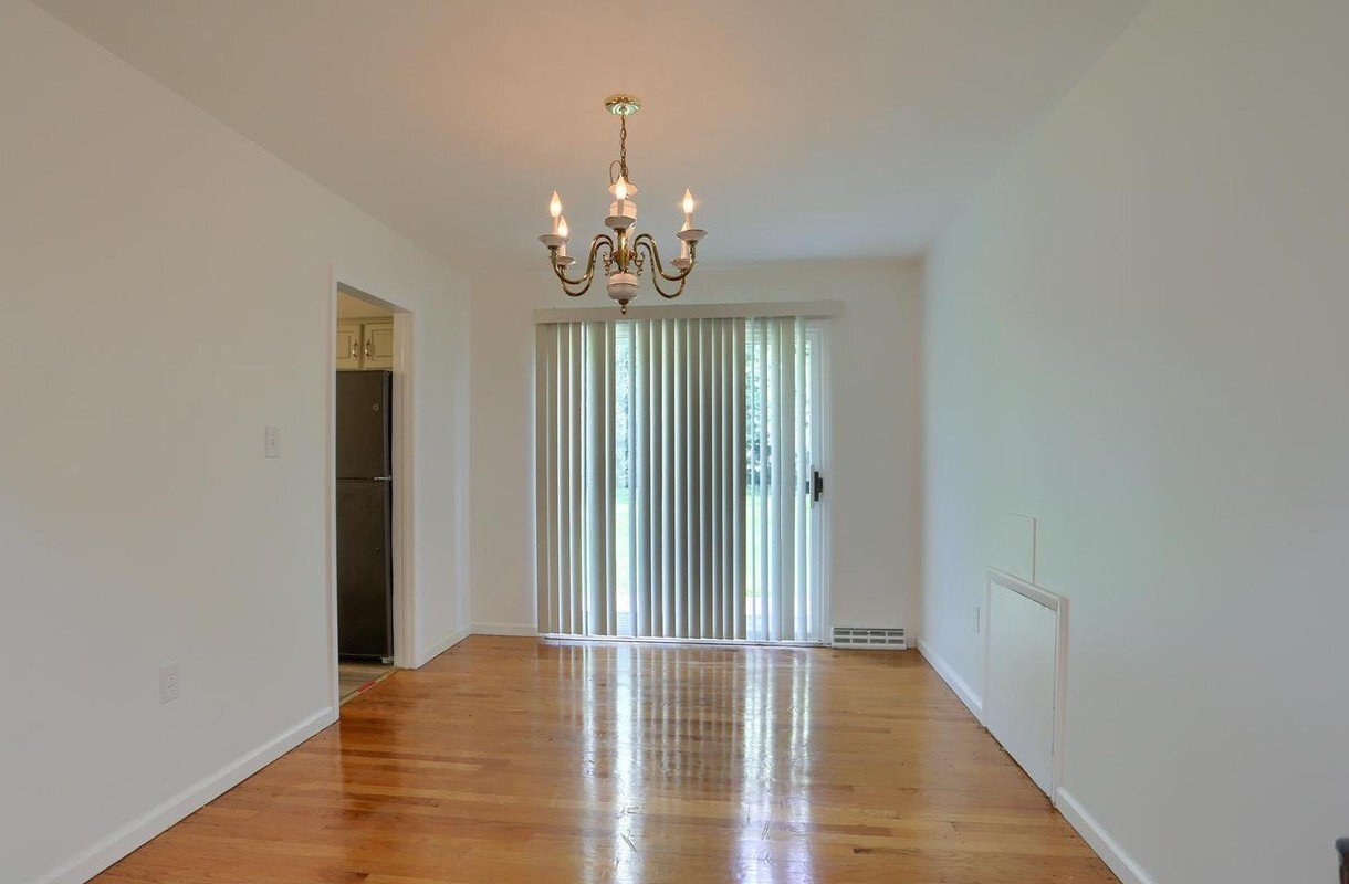 Building Photo - 426 Linden St