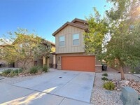 Building Photo - 4 Bed, 2.5 Bath home with 2 Car Garage