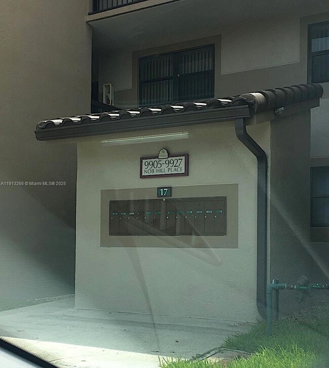 Building Photo - 9925 Nob Hill Pl