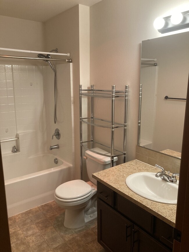 Building Photo - 24215 10th Ave S