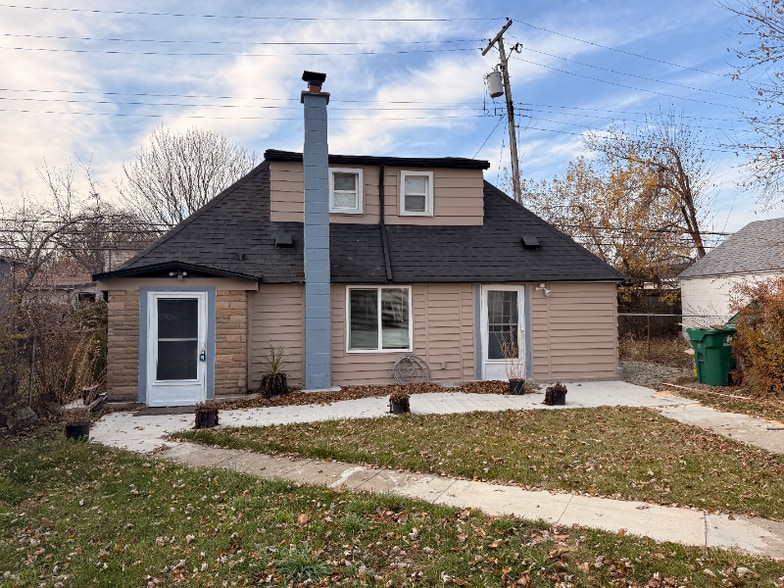 Primary Photo - 24591 Valley Ave