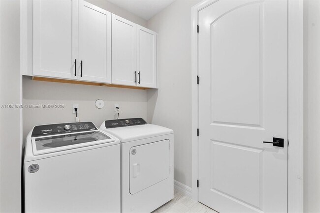Building Photo - 4434 Tacoma Pk Dr