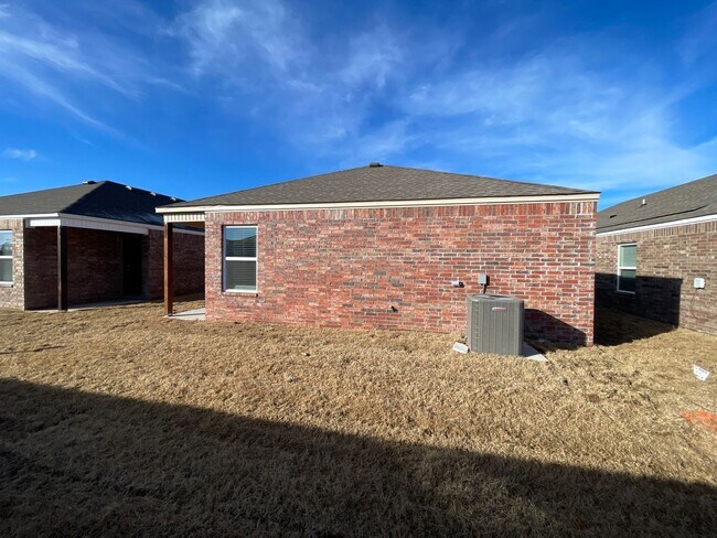 Building Photo - 1789 Loveland St