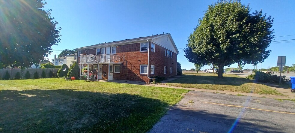 Building Photo - 3139 W Ridge Rd