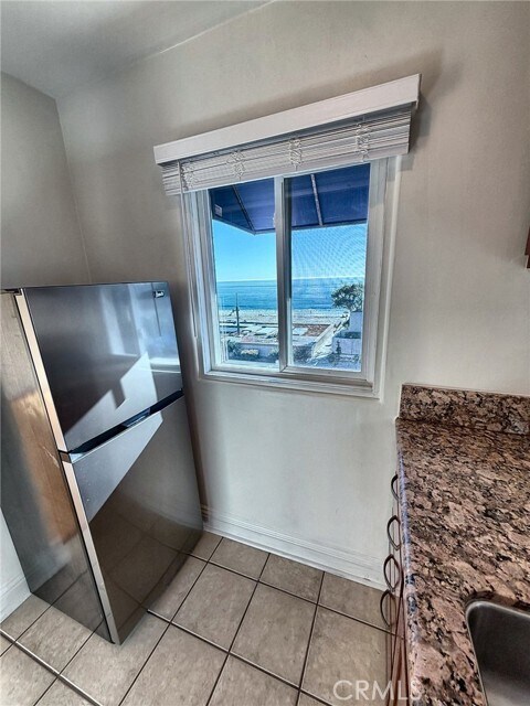 Building Photo - 212 N Coast Hwy