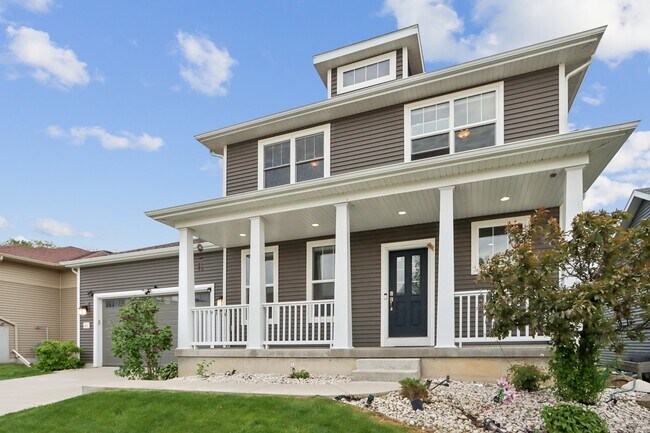 Building Photo - 5811 Levitan Ln