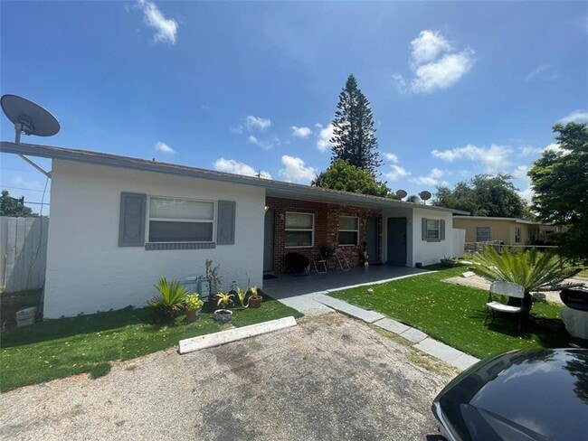 Primary Photo - 610 NE 37th St