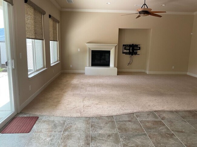 Building Photo - Del Webb Home in Somersett Over 55